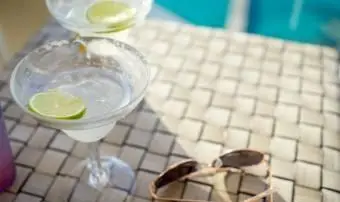 Margaritas e óculos de sol em Cozumel