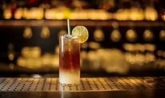 Temné, sladké a búrlivé