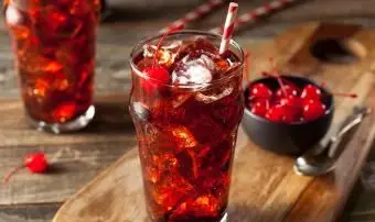 Čerešňová kávová cola s Kahlua