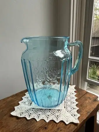 Krásna, Vintage Hocking Glass Company, Mayfair