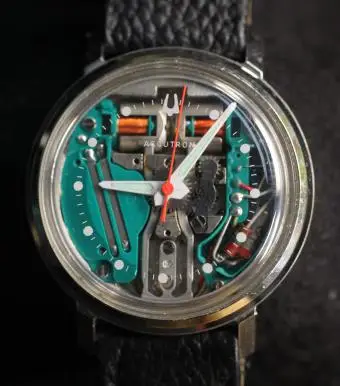 שעון Bulova Accutron