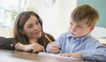 生徒と一緒の先生