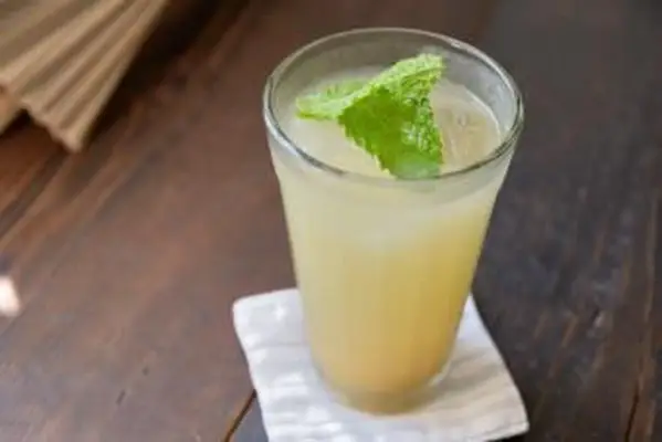 קוקטיילים רום וג'ינג'ר