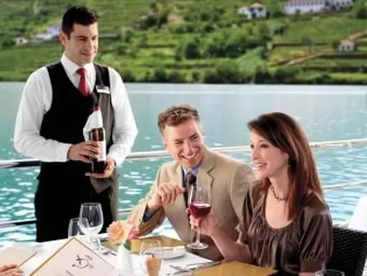 Dîner en plein air sur AmaVida