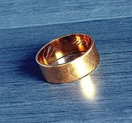anillo de boda grabado