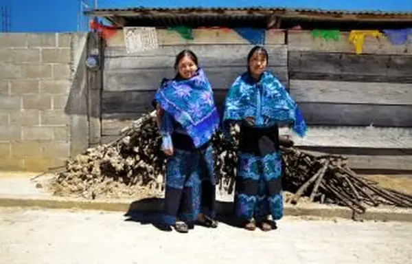 Ponchos e saias mexicanas tradicionais