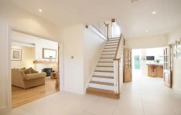 גרם מדרגות פנימי לבית