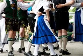 Traje de danza folclórica bávara