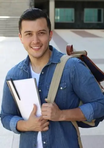 Menino adolescente na escola