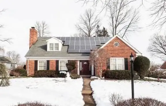 Painéis solares no telhado em Delaware
