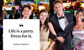 Les adolescents s'amusent au bal