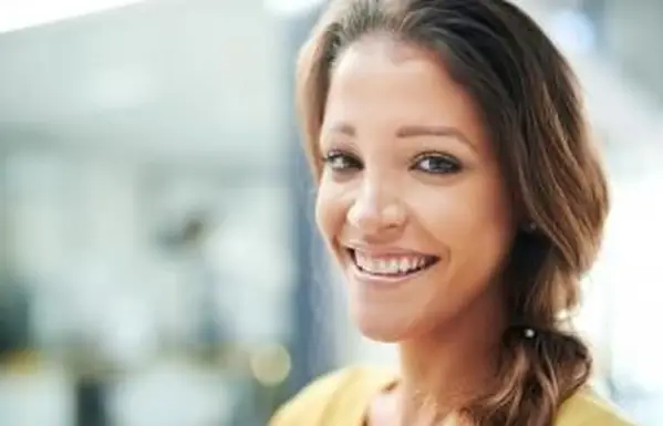 美しいヒスパニック系女性