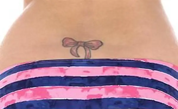 קעקוע גב תחתון קשת