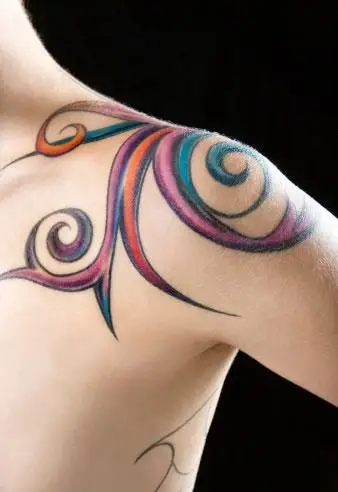 קעקוע על כדור הכתף