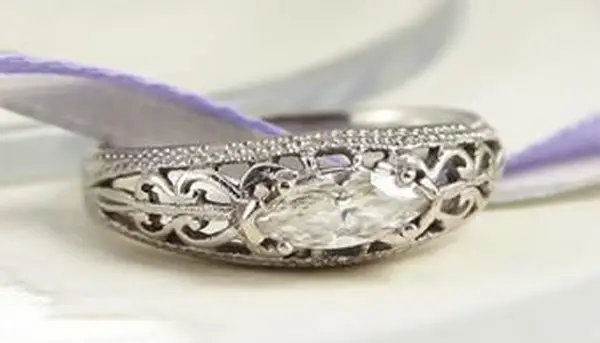 bague de fiançailles en filigrane