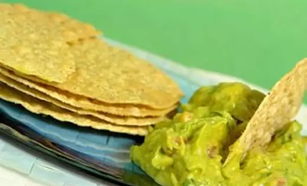 Patatine e guacamole
