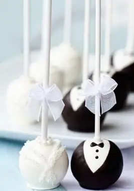 טובות פופ עוגת שוקולד חתן וכלה