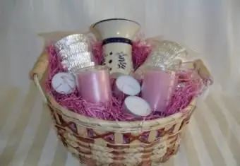 Un joli panier spa rose pour les demoiselles d'honneur