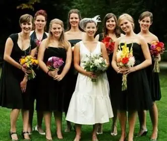 非公式のウェディングドレスの写真