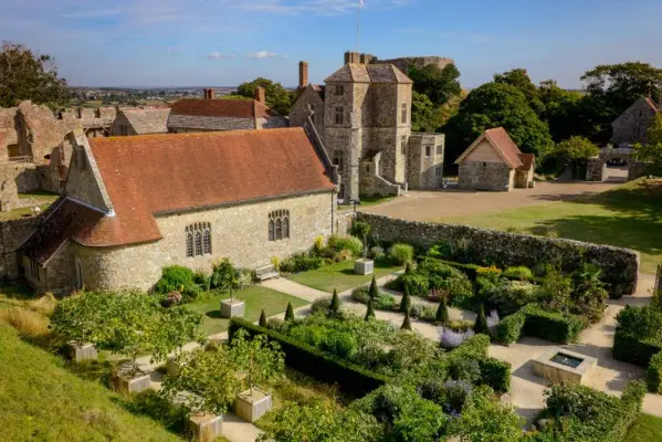 2-for-1 gardens - Carisbrooke Castle