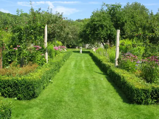 2-for-1 gardens - Chawton House Gardens