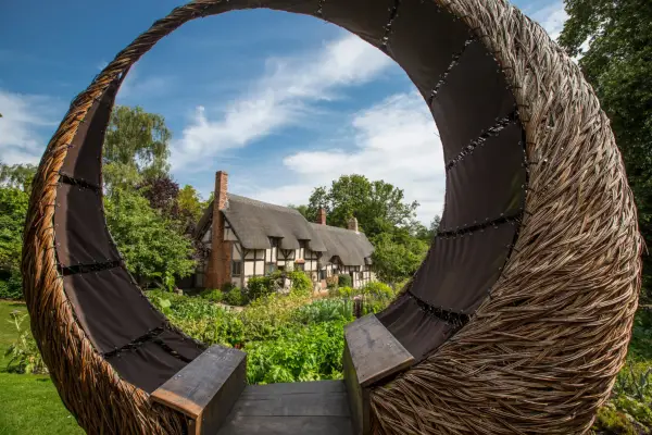 Shakespeare Family Homes – Anne Hathaway’s Cottage & Gardens Credit Lee Beel c/o SBT