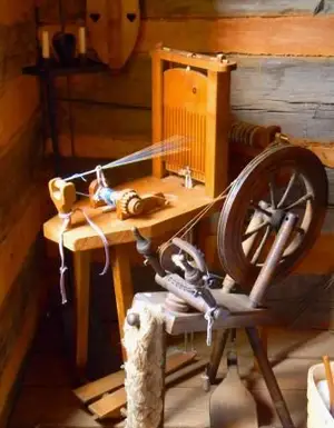 빈티지 직조기와 물레