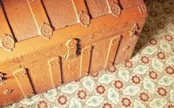 Detalhe de porta-malas antigo