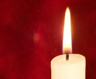 Brennen weiße Kerzen schneller als farbige Kerzen?