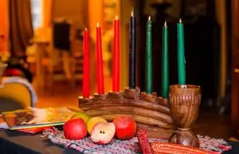 Significato e simbolismo della candela Kwanzaa