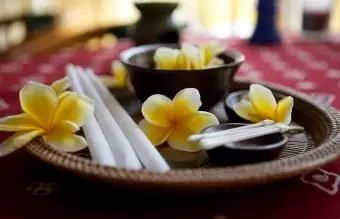 Comment faire des bougies auriculaires à la maison