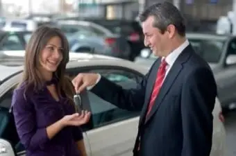 Clés verrouillées dans la voiture