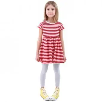 טוניקת פסים עם נעלי ספורט