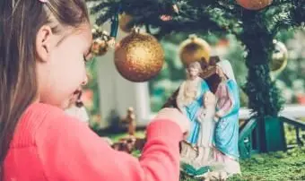 Guie o menino Jesus até a manjedoura