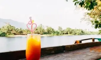 Coquetel de tequila ao nascer do sol