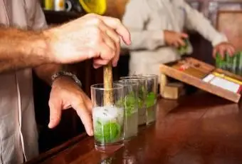 Misturando Mojitos em Havana, Cuba