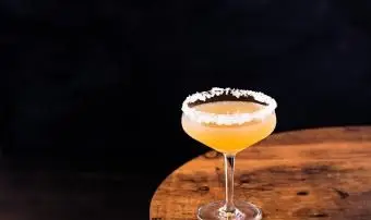 Bevande al brandy e liquore all'arancia