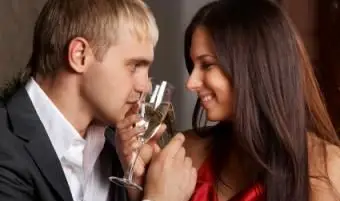 Posso uscire mentre sto attraversando un divorzio?