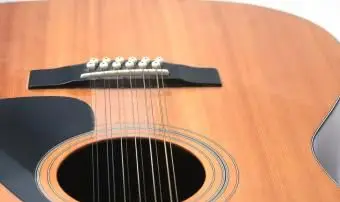 Accordage de guitare 12 cordes