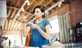 Compre e venda joias: prós e contras para o sucesso