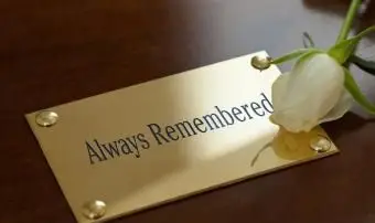 Immer daran erinnert