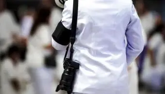 איש חובש להקת אבל שחורה