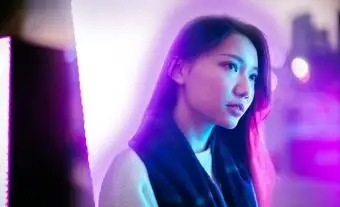 9 traços de personalidade comuns da aura roxa