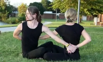 Torsione tantrica da seduti