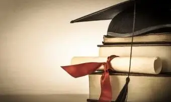 Qual é a diferença entre uma faculdade e uma universidade?