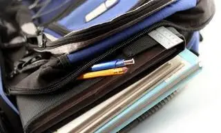 ציוד לבית ספר לסטודנטים במכללה