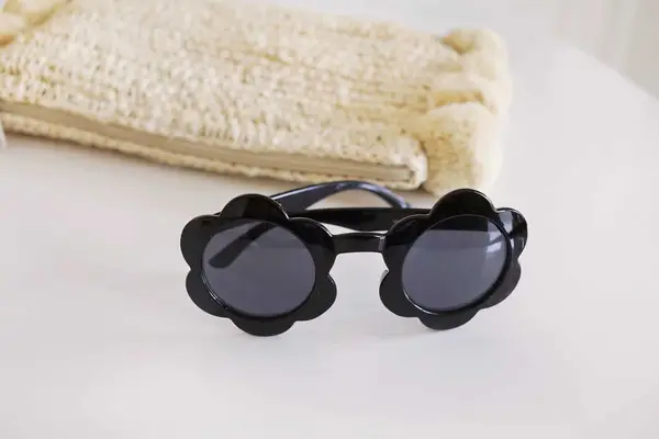 Oui Fresh Daisy Sunglasses are here!!!!