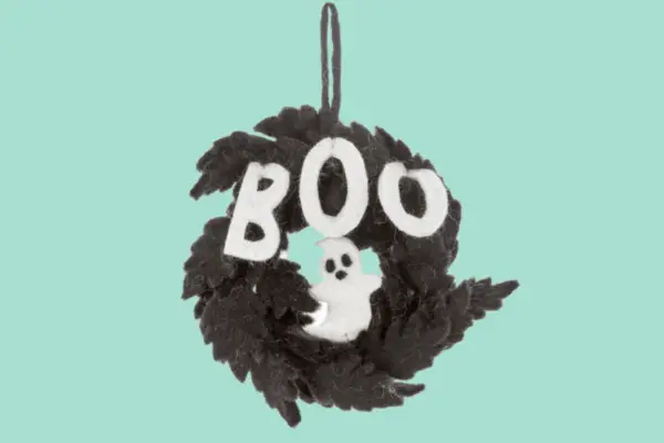 Handmade Felt Spooky Ghost Wreath Halloween Decoration - Verdantvows