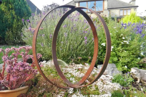 Rusty Metal Ring Sculpture - Verdantvows