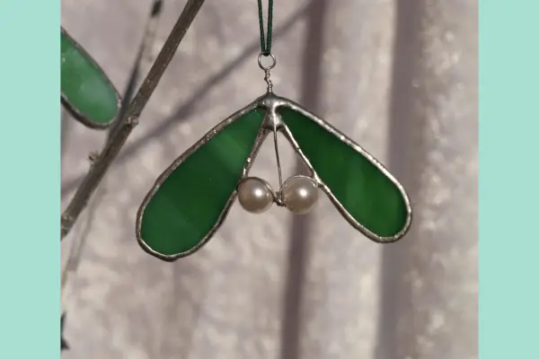 Mistletoe Stain Glass Christmas Ornament – Verdantvows
